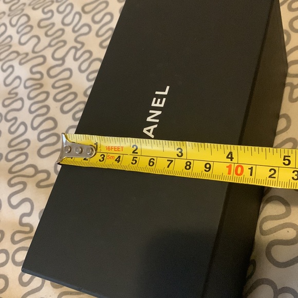 Chanel empty sunglass box with instruction booklet - Picture 4 of 5